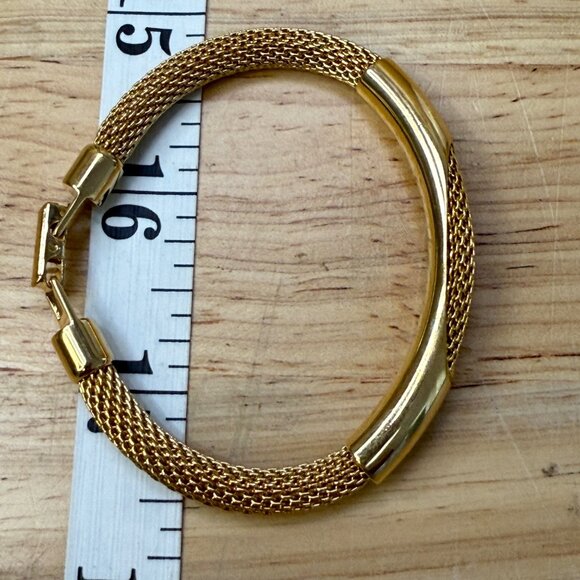 Vintage Avon Gold Tone Mesh Bracelet Size 6 Elegant Design - Picture 8 of 10